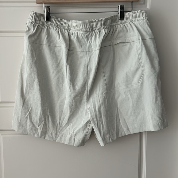Lululemon Bowline Shorts 5” - Picture 2 of 5